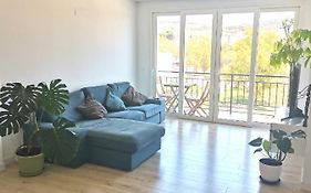 Comfortable room in beautiful luminous apartment